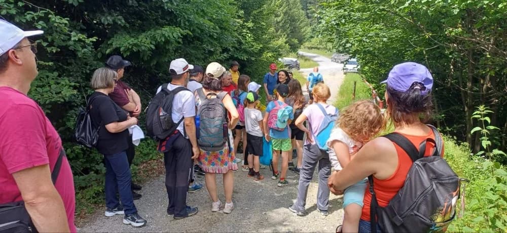 FOTO: Izlet za slijepe i slabovidne osobe ’Pruži mi ruku – Proljeće na Mališćaku“