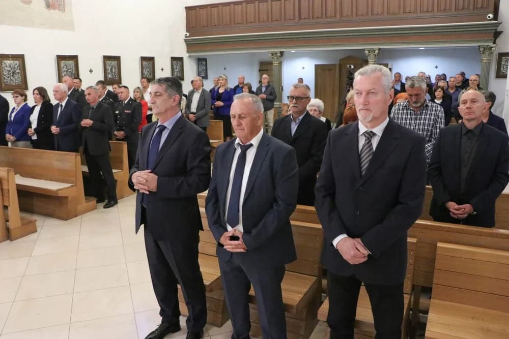 Biskup Ivo Martinović predvodio je na blagdan sv. Antuna Padovanskog misu za poginule, nestale i preminule braniteljice i branitelje