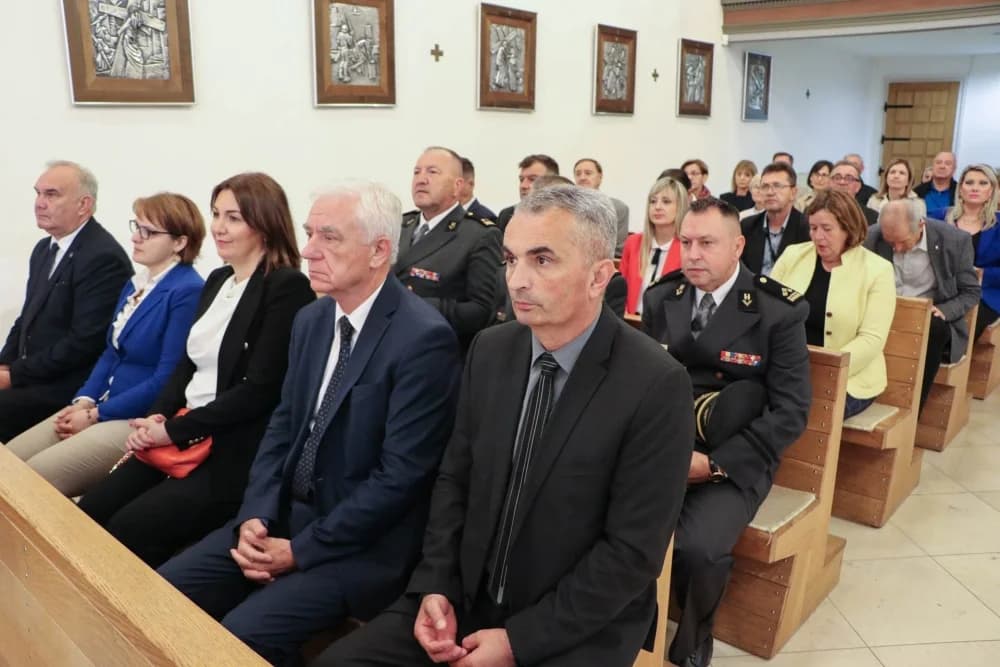 Biskup Ivo Martinović predvodio je na blagdan sv. Antuna Padovanskog misu za poginule, nestale i preminule braniteljice i branitelje