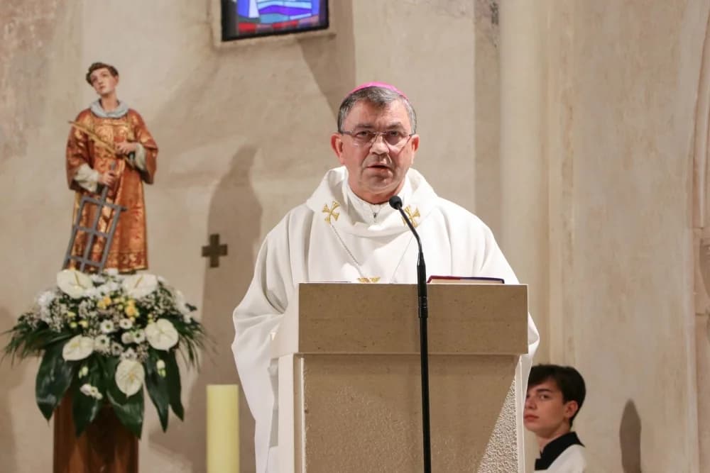 Biskup Ivo Martinović predvodio je na blagdan sv. Antuna Padovanskog misu za poginule, nestale i preminule braniteljice i branitelje