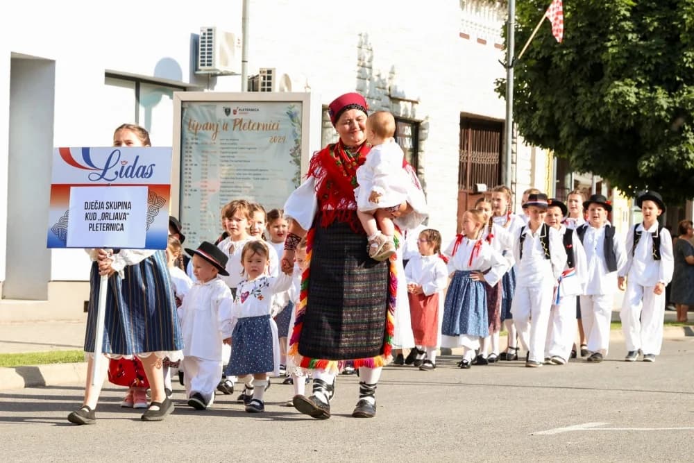 FOTO:  Održana 41. Međunarodna smotra izvornog folklora Lidas