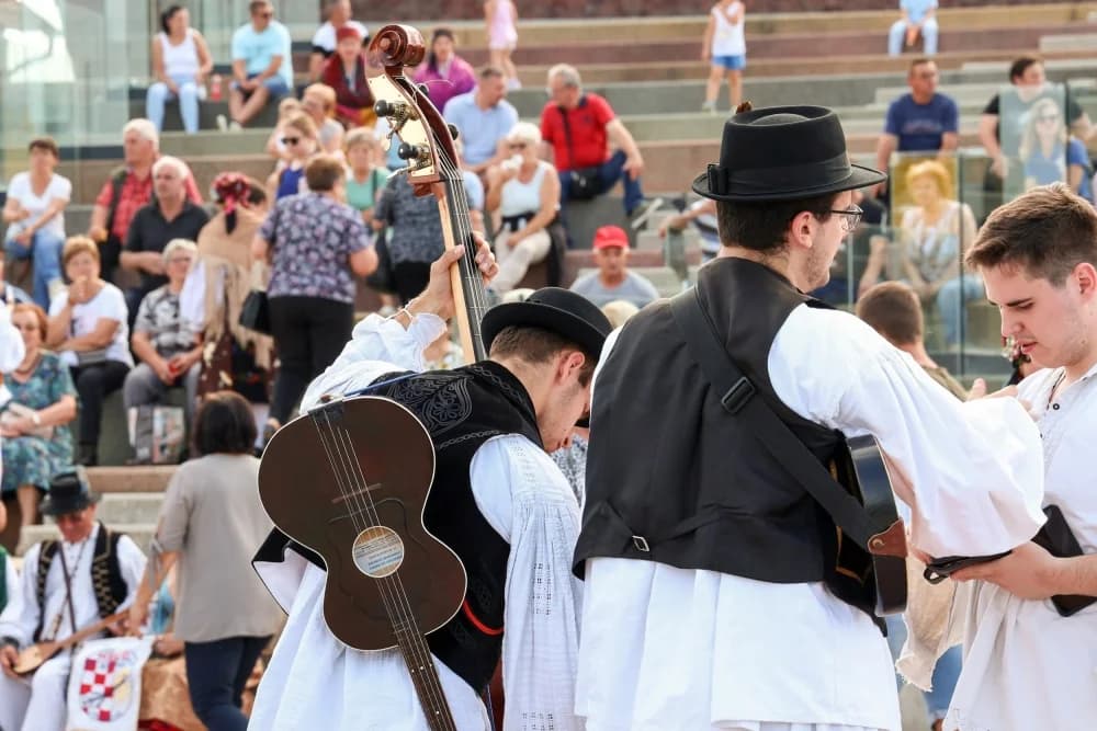 FOTO:  Održana 41. Međunarodna smotra izvornog folklora Lidas