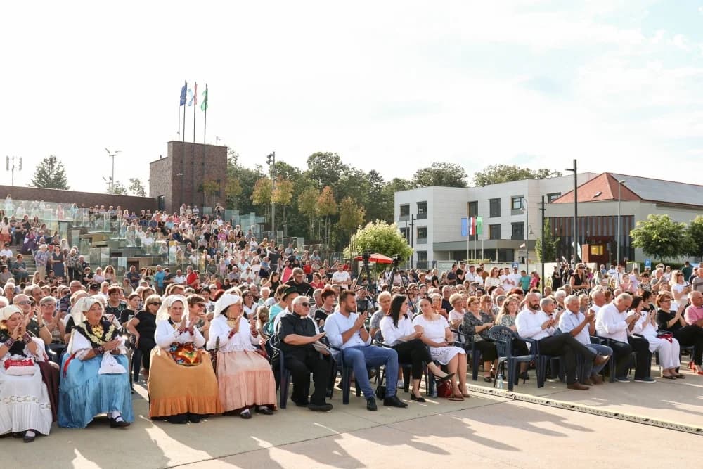 FOTO:  Održana 41. Međunarodna smotra izvornog folklora Lidas