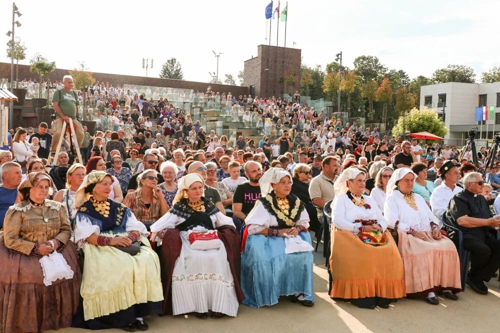 FOTO:  Održana 41. Međunarodna smotra izvornog folklora Lidas