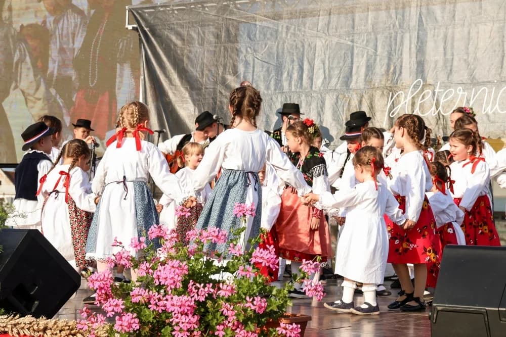 FOTO:  Održana 41. Međunarodna smotra izvornog folklora Lidas