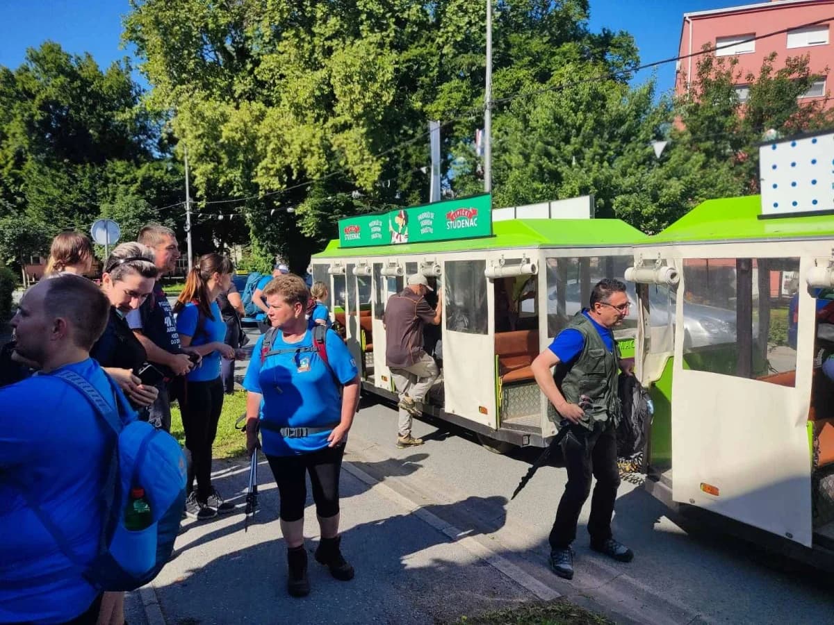 Planinari Sokolovca na pohodu u Lipiku