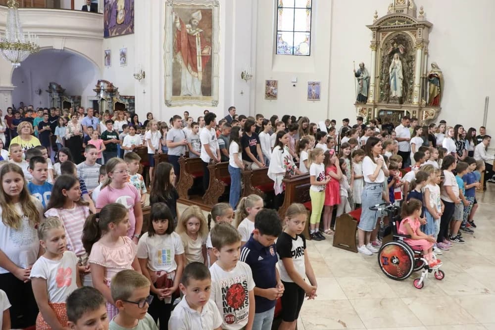 FOTO:  Misa zahvalnica prigodom završetka nastavne godine u Požegi