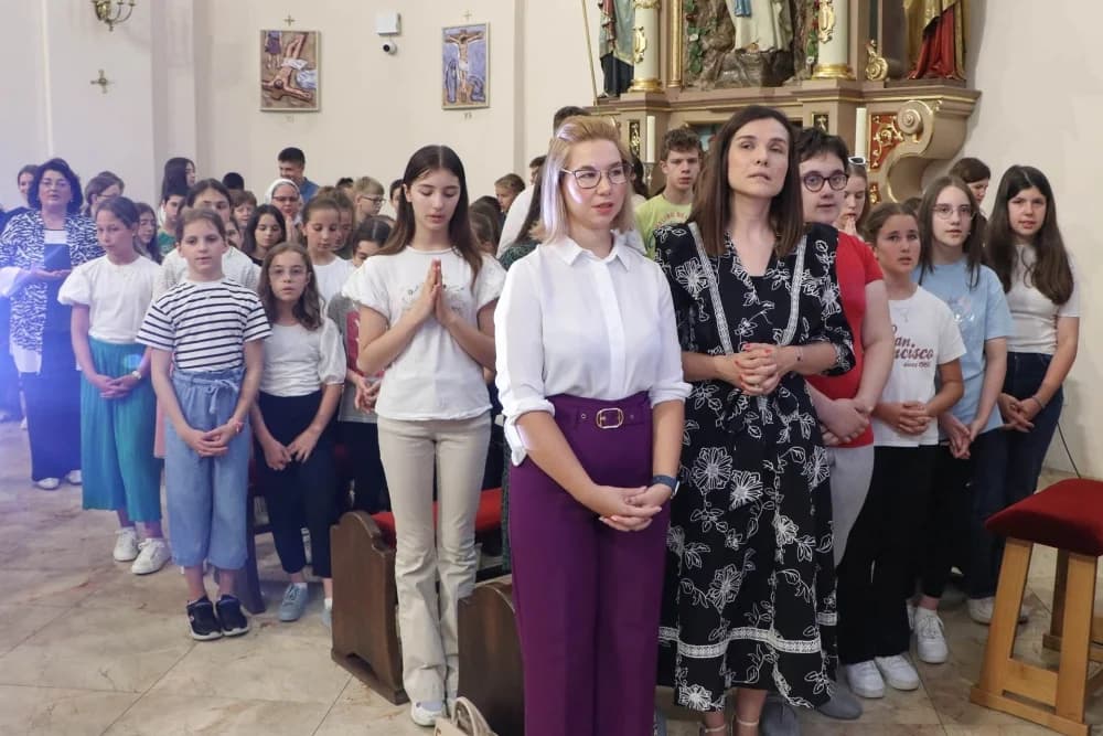 FOTO:  Misa zahvalnica prigodom završetka nastavne godine u Požegi