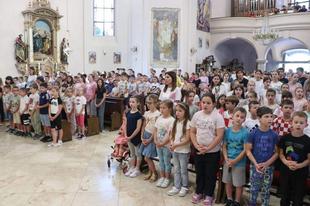 FOTO:  Misa zahvalnica prigodom završetka nastavne godine u Požegi