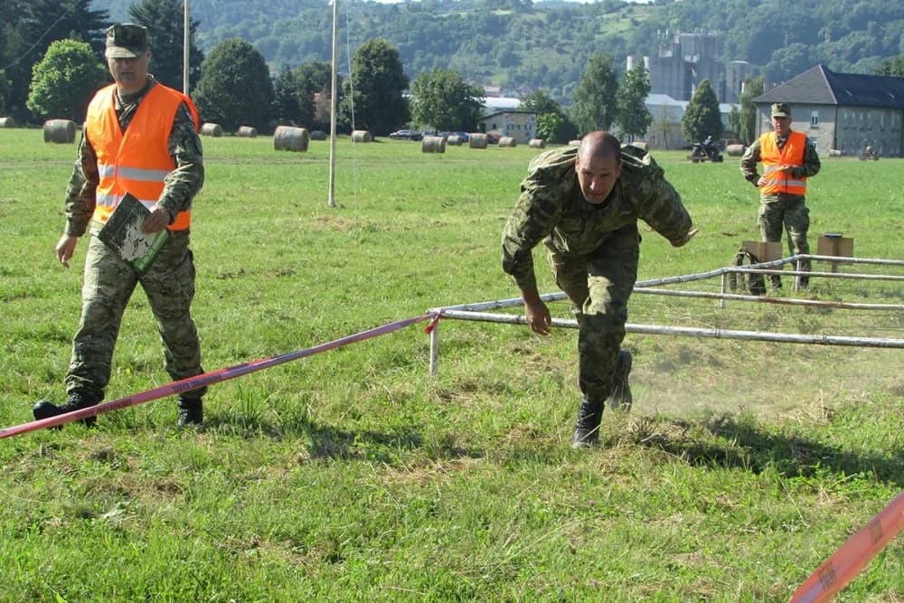 Završetak dragovoljnog vojnog osposobljavanja 42. naraštaja ročnika u Požegi