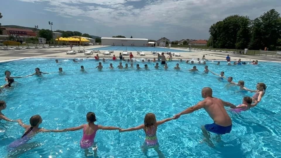Mala škola plivanja Katoličke osnovne škole u Požegi