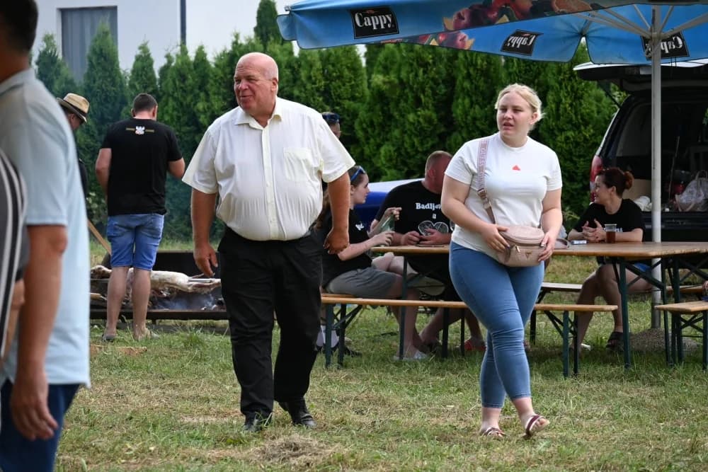 FOTO: Festival janjetine i Ivanjski krijes u Dobrovcu, 22.6.2024.