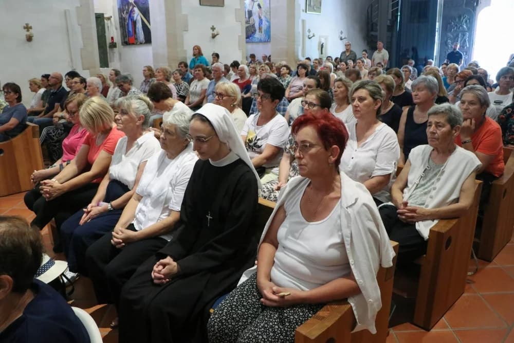FOTO: Biskupijsko hodočašće zdravstvenih djelatnika Gospi Voćinskoj