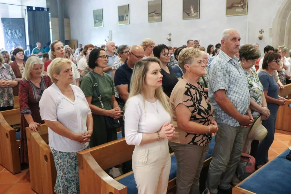 FOTO: Biskupijsko hodočašće zdravstvenih djelatnika Gospi Voćinskoj