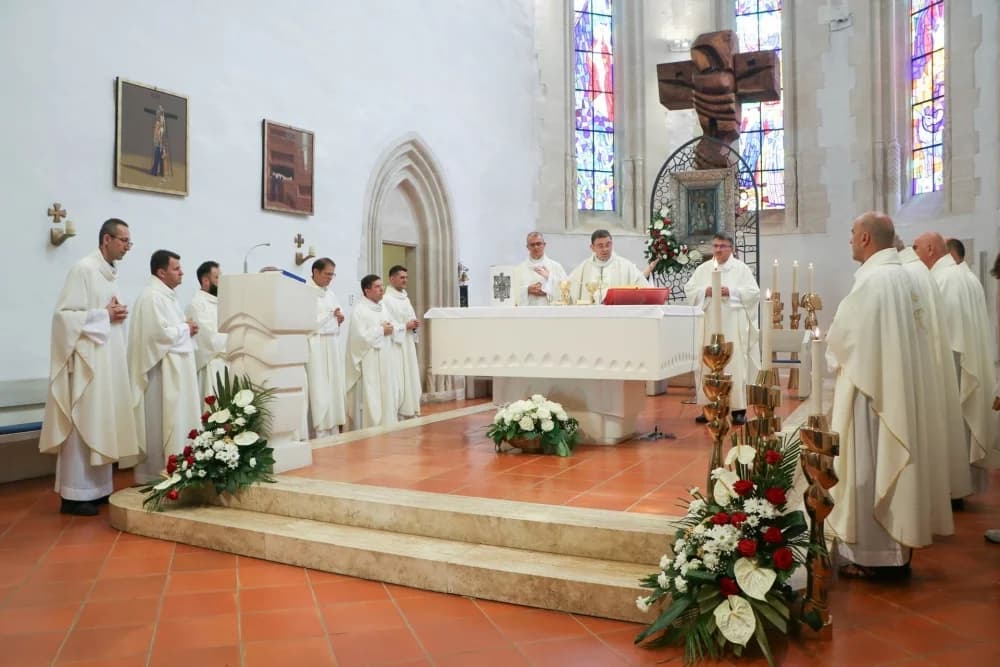 FOTO: Biskupijsko hodočašće zdravstvenih djelatnika Gospi Voćinskoj