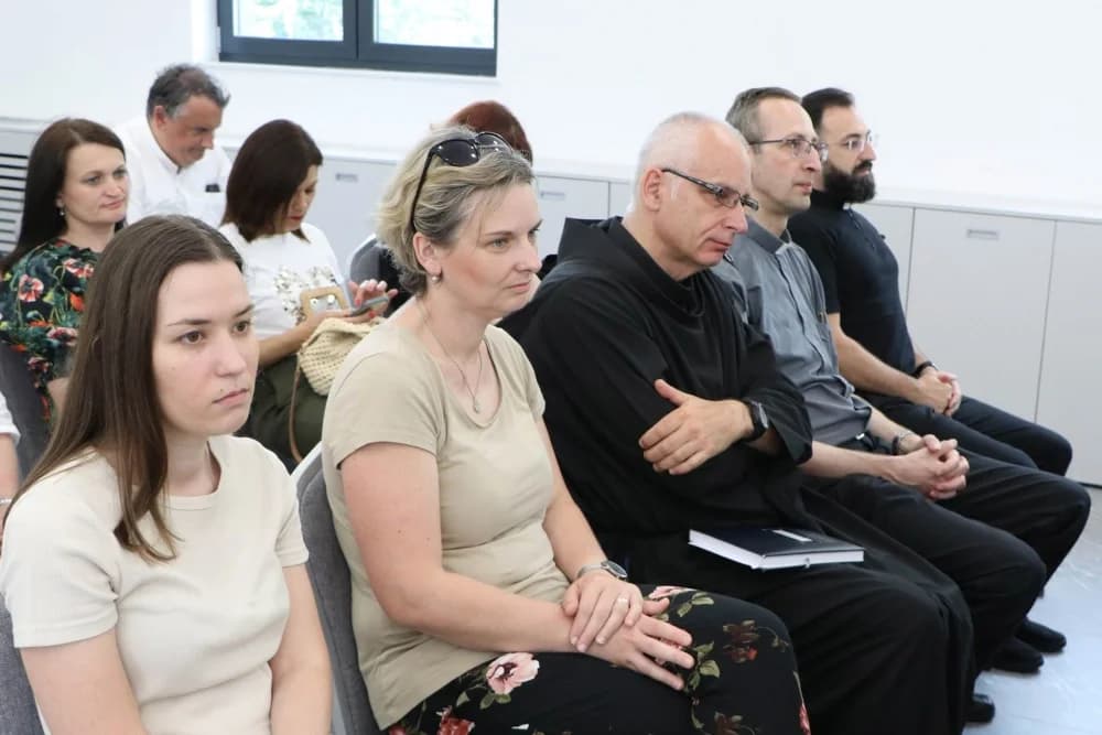 FOTO: Biskupijsko hodočašće zdravstvenih djelatnika Gospi Voćinskoj