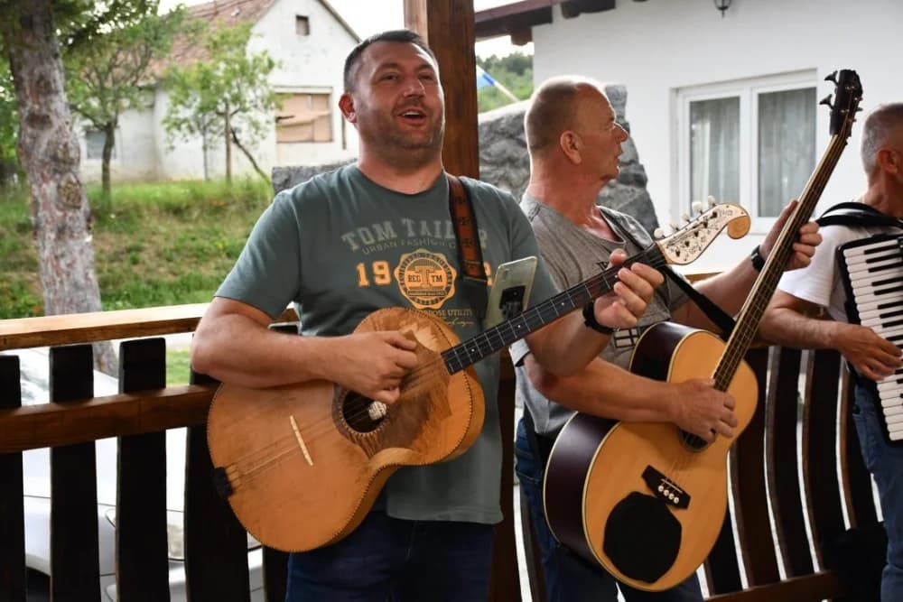 FOTO: Otvorenje sjenice u Venju