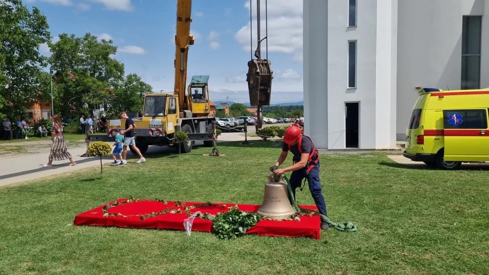 FOTO: Blagoslov novih zvona u požeškoj Župi sv. Ivana Krstitelja