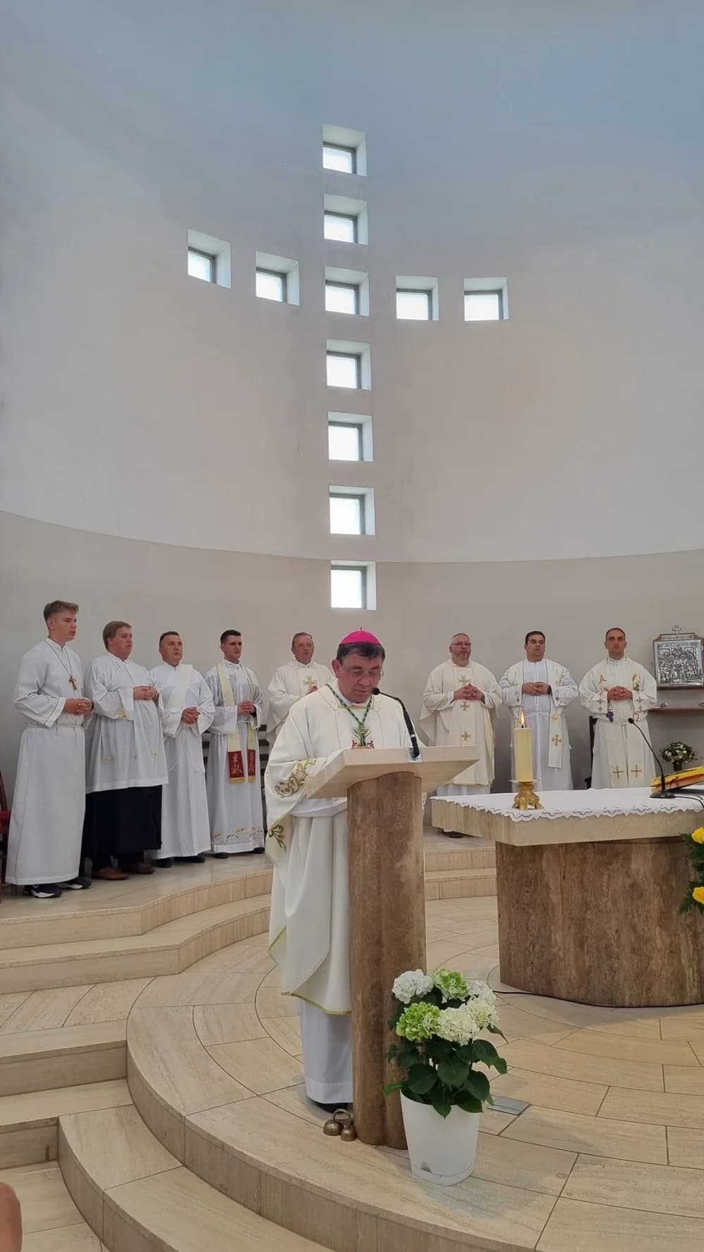 FOTO: Blagoslov novih zvona u požeškoj Župi sv. Ivana Krstitelja