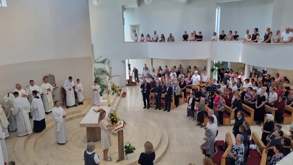 FOTO: Blagoslov novih zvona u požeškoj Župi sv. Ivana Krstitelja