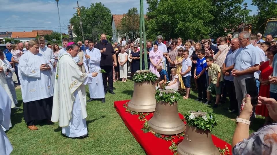 FOTO: Blagoslov novih zvona u požeškoj Župi sv. Ivana Krstitelja