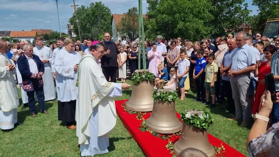 FOTO: Blagoslov novih zvona u požeškoj Župi sv. Ivana Krstitelja