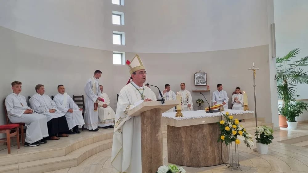 FOTO: Blagoslov novih zvona u požeškoj Župi sv. Ivana Krstitelja