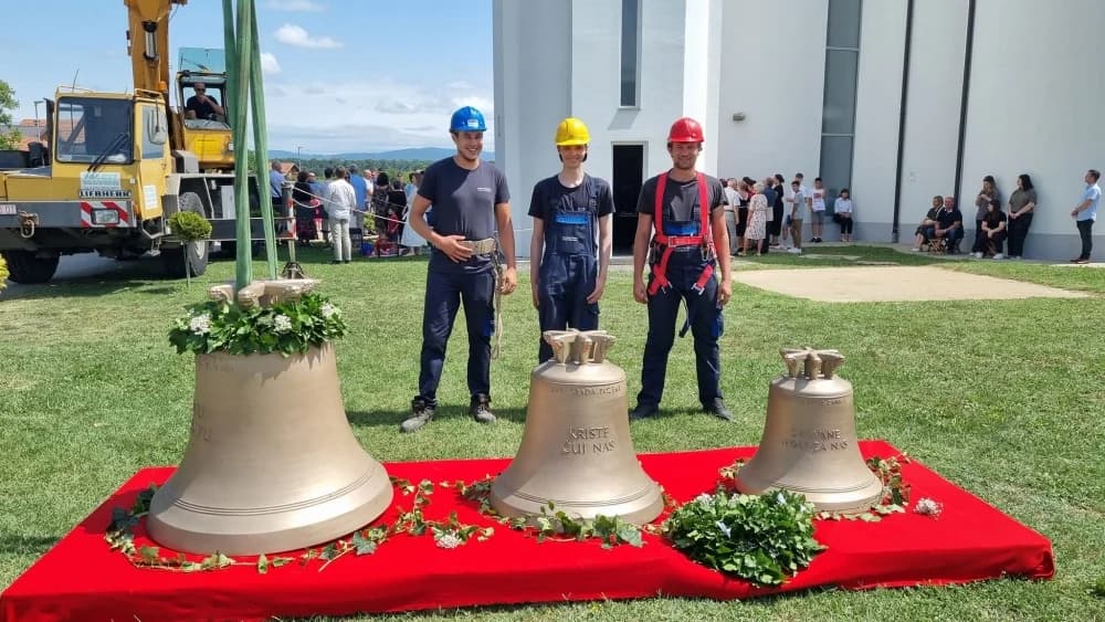 FOTO: Blagoslov novih zvona u požeškoj Župi sv. Ivana Krstitelja