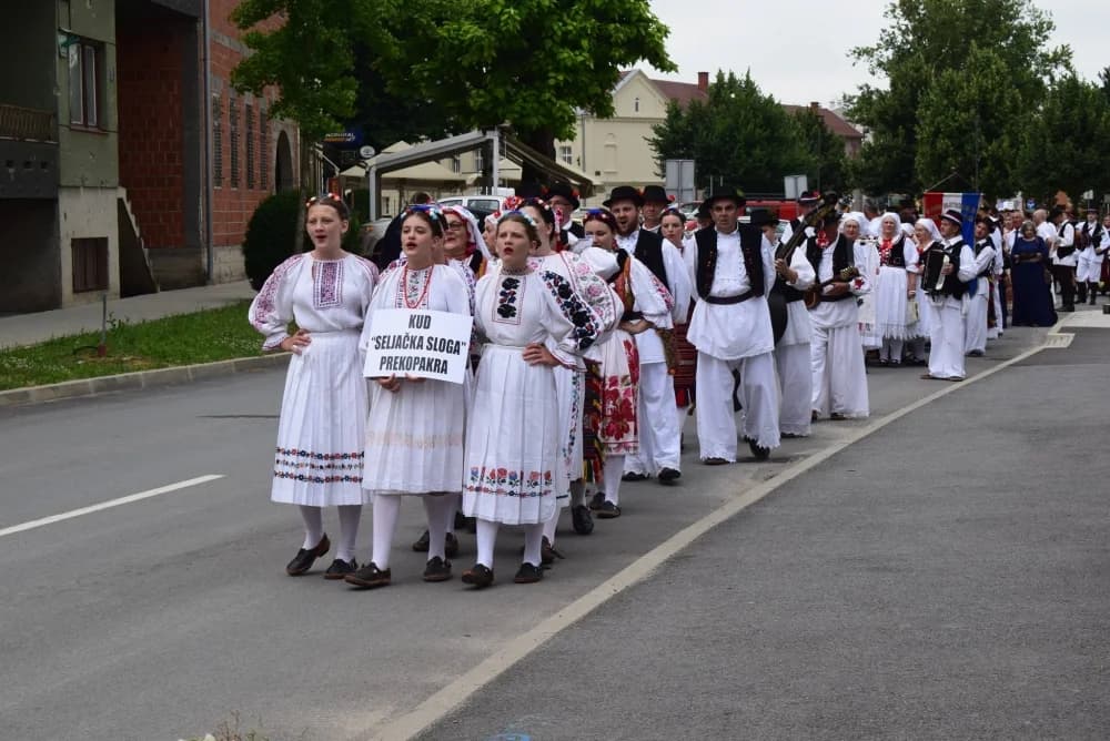 FOTO: 12. smotra folklora u Pakracu