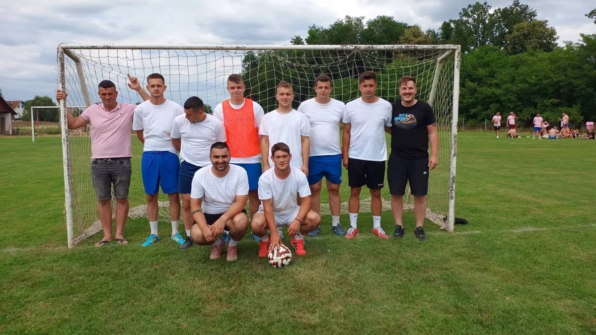 Mještani Marinog Sela uživali u nogometu, glazbi, druženju i zabavi