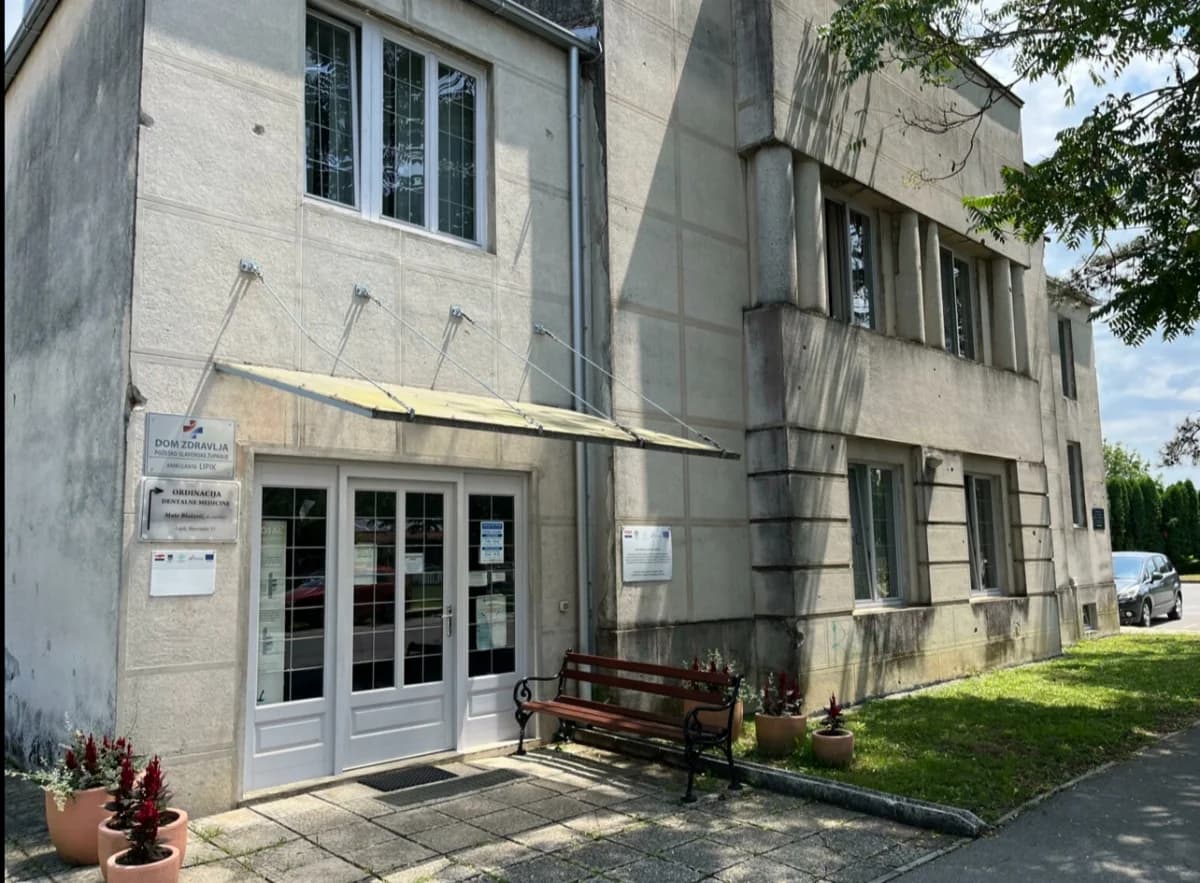 U Domu zdravlja u Lipiku zalijepili bezobrazne ‘doktorske zapovijedi’. Pacijenti pozvali Dragu Hedla, a onda je nastao show