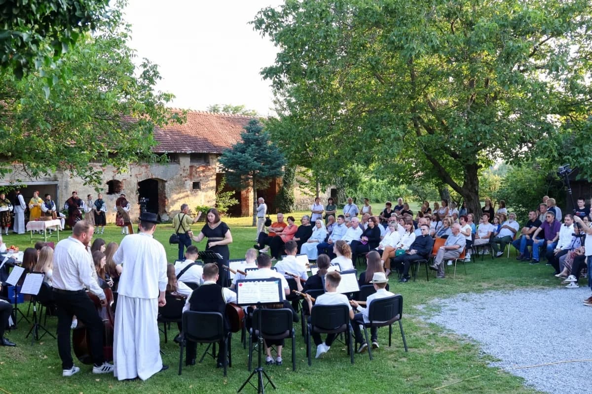 DAN OPĆINE KAPTOL: Održana promocija monografije Ivo Čakalić