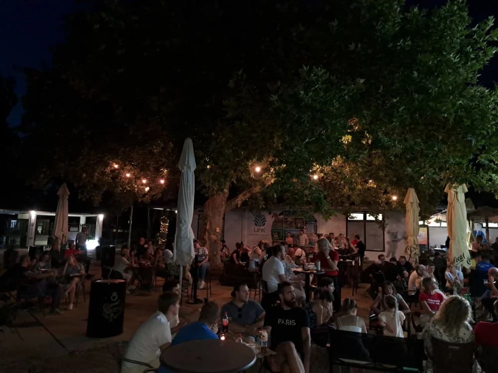 Prvi pub kviz na Bazenima Lipik privukao brojne znalce