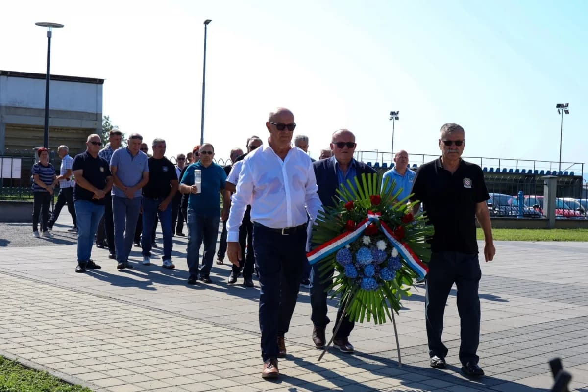 Kutjevački branitelji odavanjem počasti i mimohodom proslavili svoj dan