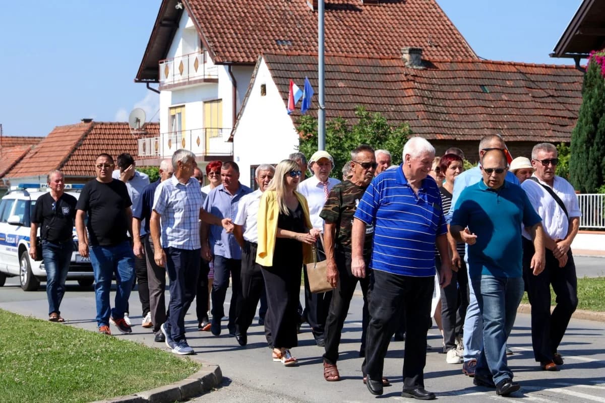 Kutjevački branitelji odavanjem počasti i mimohodom proslavili svoj dan