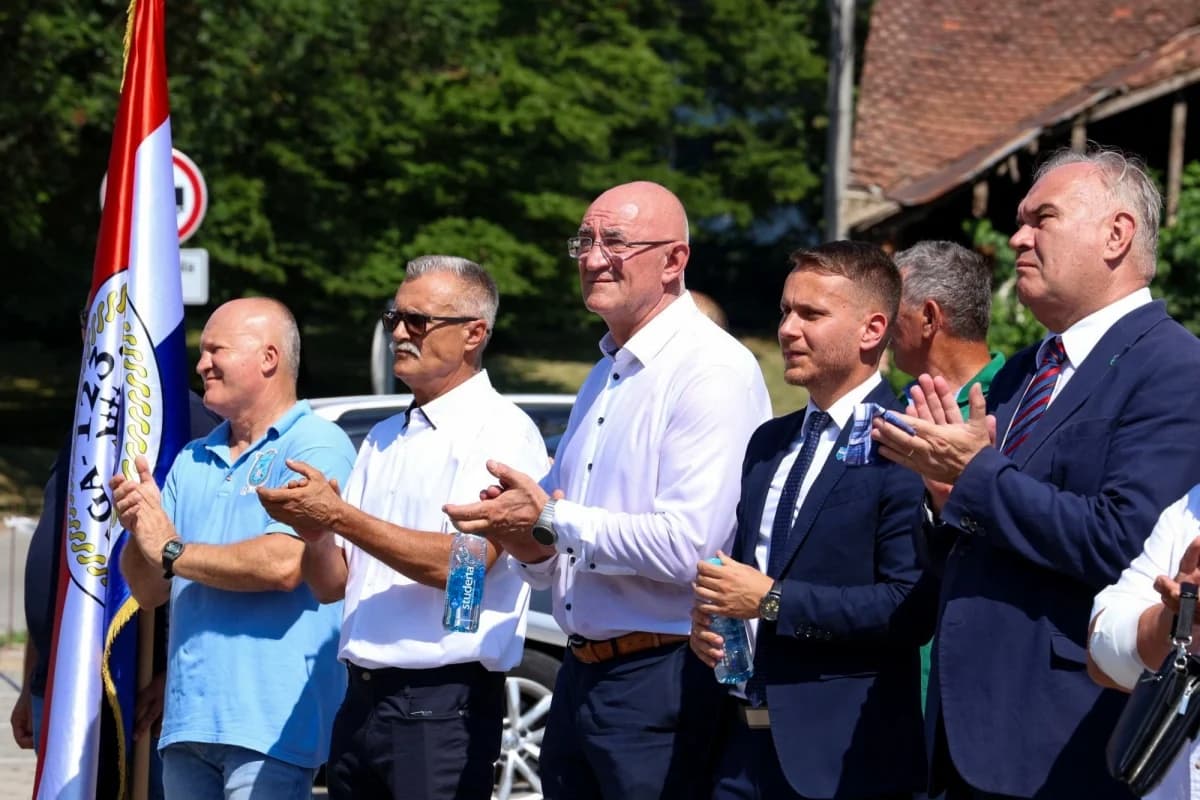 Kutjevački branitelji odavanjem počasti i mimohodom proslavili svoj dan