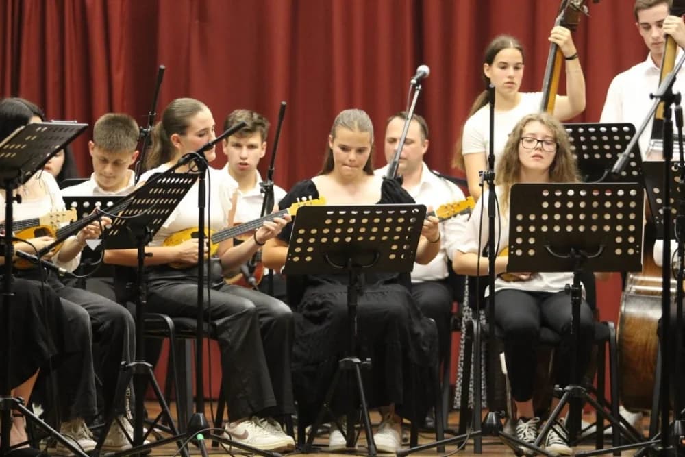FOTO: Godišnji koncert Kutjevačkog tamburaškog orkestra