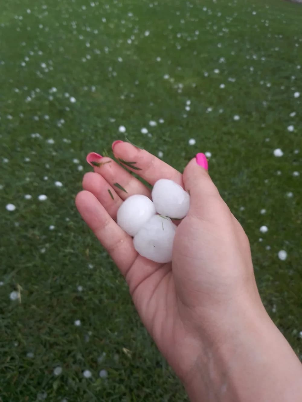 FOTO: Nevrijeme praćeno tučom poharalo istočni dio naše i susjednu županiju