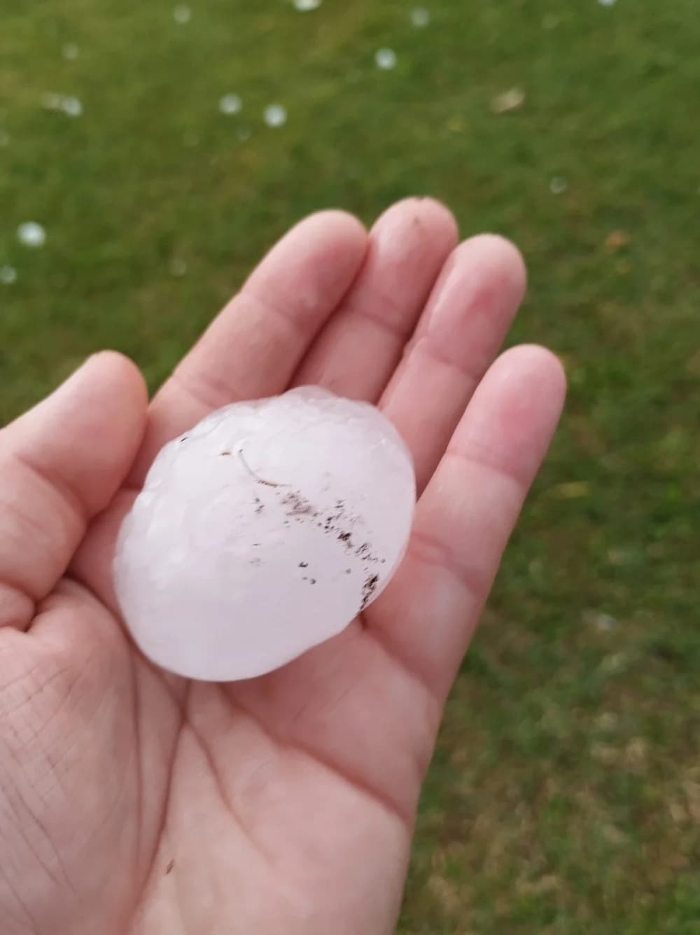 FOTO: Nevrijeme praćeno tučom poharalo istočni dio naše i susjednu županiju
