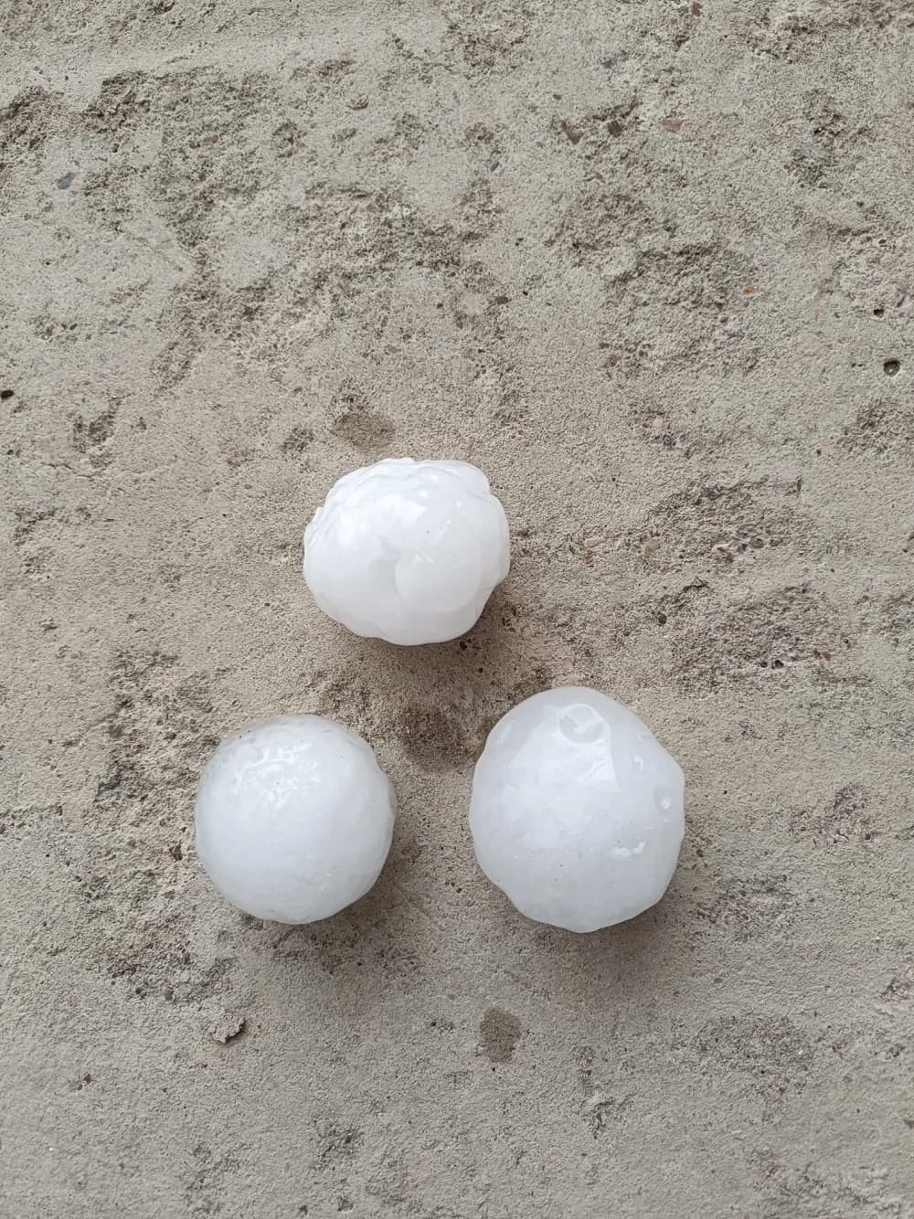 FOTO: Nevrijeme praćeno tučom poharalo istočni dio naše i susjednu županiju