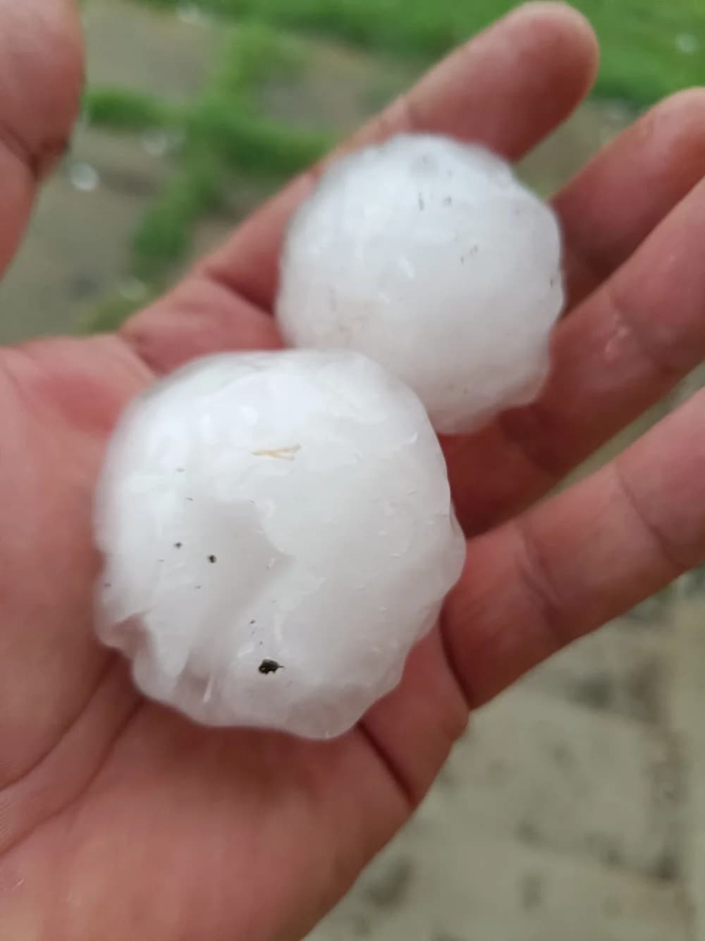 FOTO: Nevrijeme praćeno tučom poharalo istočni dio naše i susjednu županiju