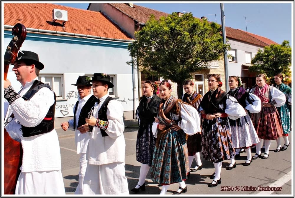 FOTO: KUD Berda iz Brestovca na Đakovačkim vezovima