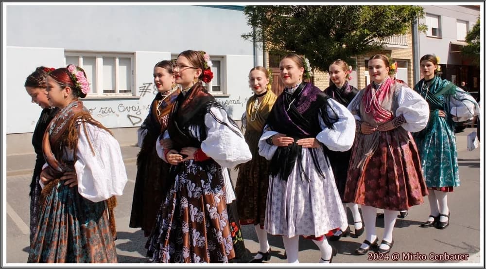 FOTO: KUD Berda iz Brestovca na Đakovačkim vezovima