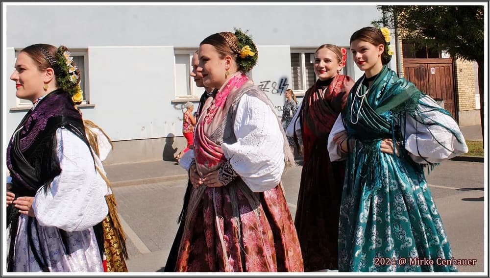 FOTO: KUD Berda iz Brestovca na Đakovačkim vezovima
