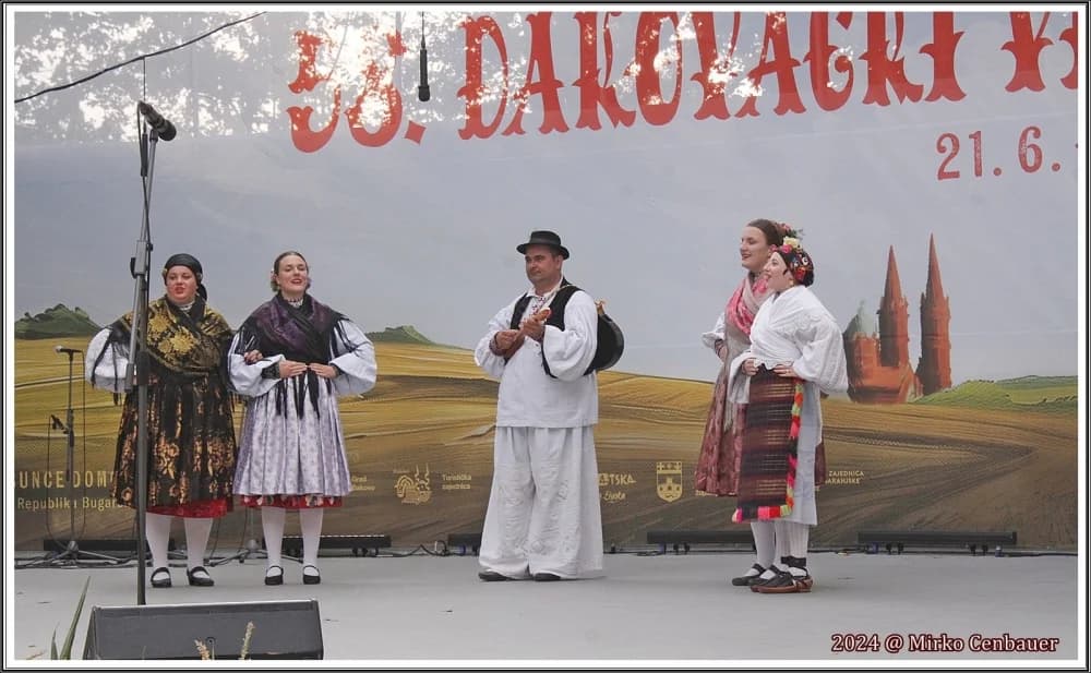 FOTO: KUD Berda iz Brestovca na Đakovačkim vezovima