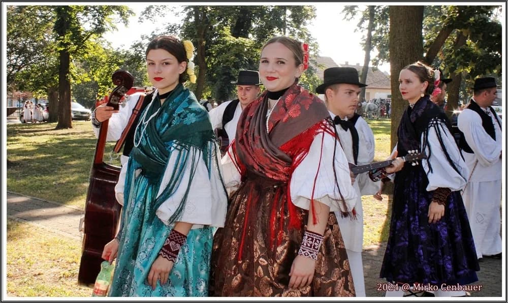 FOTO: KUD Berda iz Brestovca na Đakovačkim vezovima