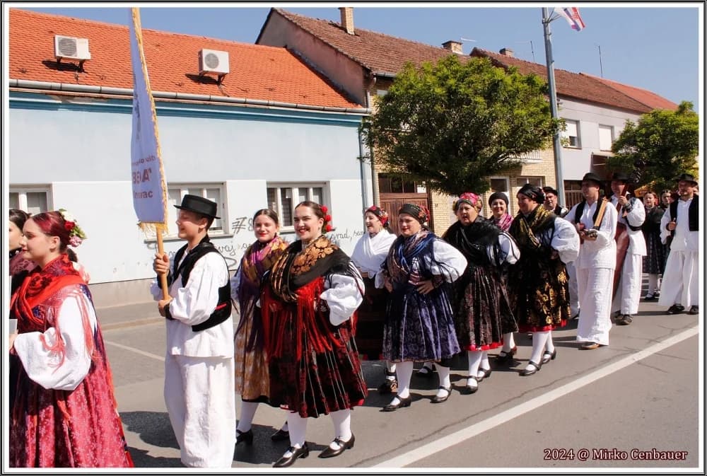 FOTO: KUD Berda iz Brestovca na Đakovačkim vezovima