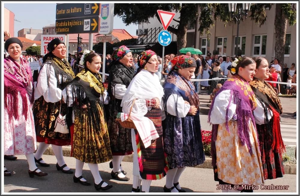 FOTO: KUD Berda iz Brestovca na Đakovačkim vezovima