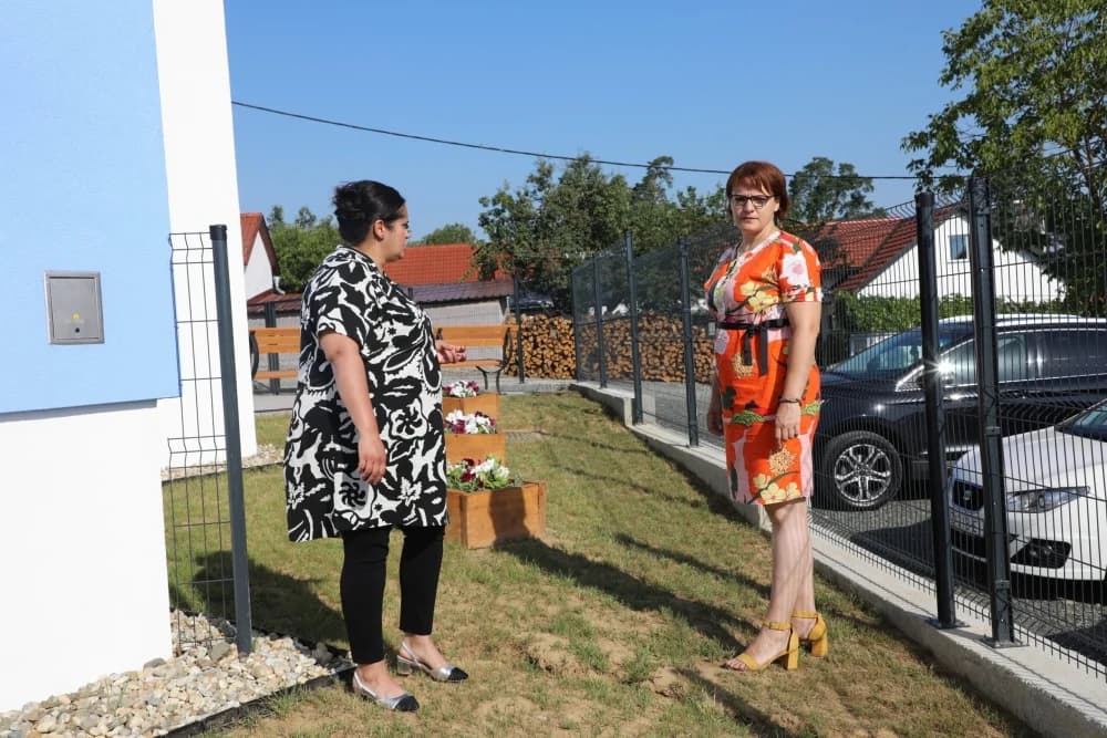 Novouređeno dječje igralište s novim spravama u Dječjem vrtiću Tratinčica u Kuzmici spremno za igru