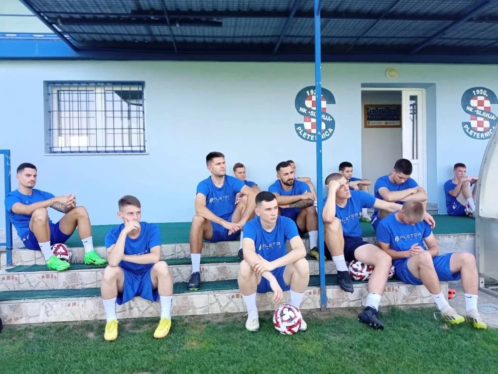 Odzvonilo je odmoru u Slaviji: Parmaković održao prozivku, priključila se iskusna imena